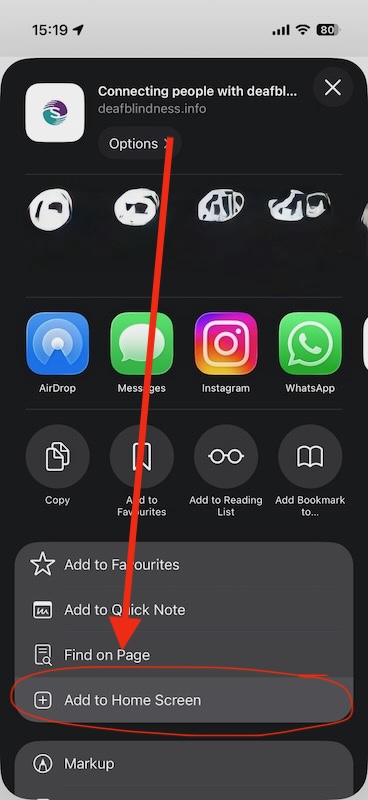 Picha inayokuonyesha jinsi ya kuchagua aikoni ya Shirikisha/Zaidi kwenye upau wa vidhibiti wa Safari (toolbar)